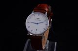 Daniel Wellington watch same style man and woman Apr 27--wsp12_2948367